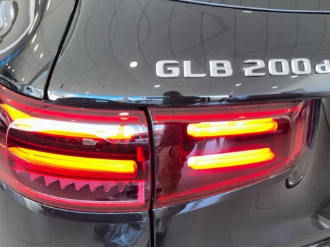 Mercedes-Benz GLB  200 d