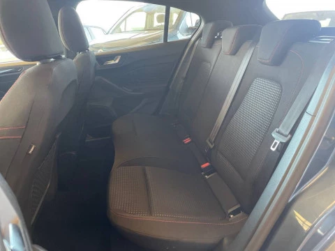 Ford Focus 1.0 Ecoboost MHEV 114kW ST-Line Auto