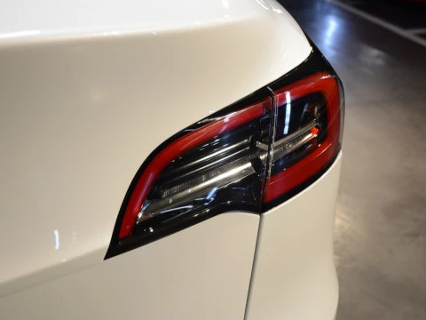 Tesla Model Y Gran Autonomía 4WD