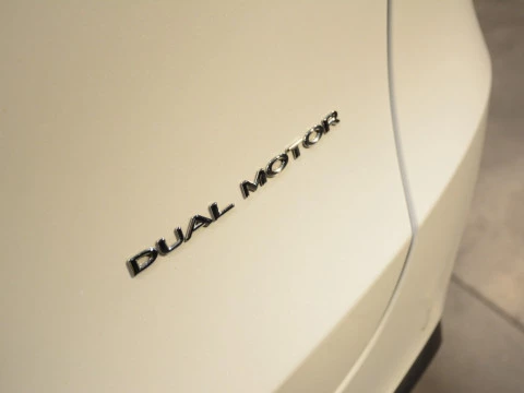 Tesla Model Y Gran Autonomía 4WD