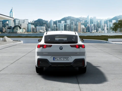BMW iX2 eDrive20