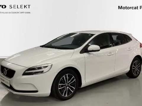 Volvo C40 V40 D3 Momentum Manual Volvo C40 V40 D3 Momentum Manual