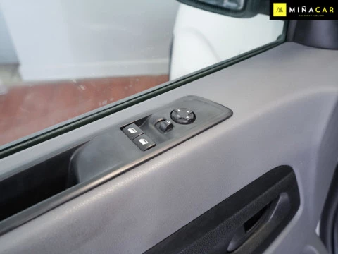 Peugeot Expert Furgon BlueHDi 120 S&S Pro Standard 88 kW (120 CV)