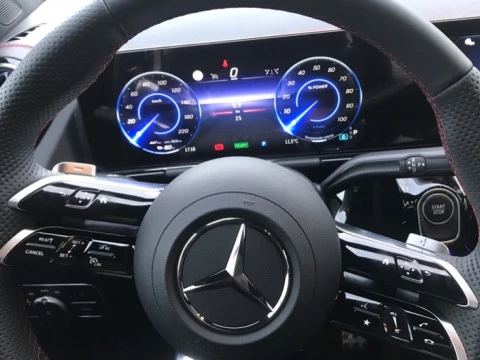 Mercedes-Benz EQA  250+ + AMG Line