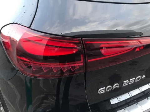 Mercedes-Benz EQA  250+ + AMG Line