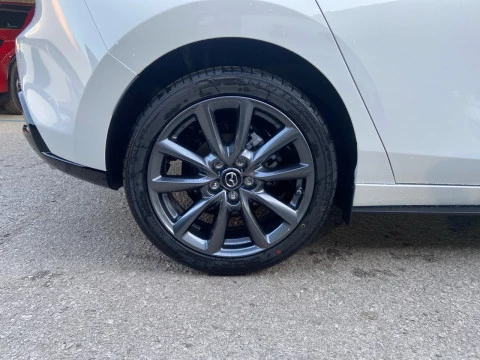 Mazda3 2.5L E-SKY G MHEV 103kW Centre-line