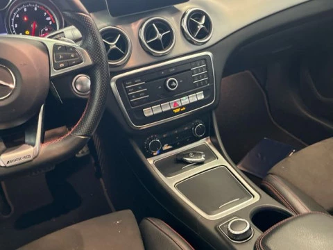 Mercedes-Benz Clase GLA GLA 250 4MATIC AMG Line