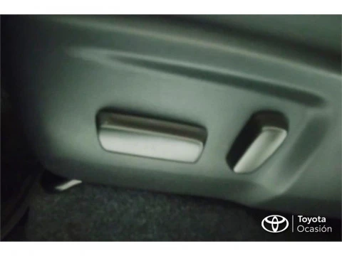 Toyota Hilux Cabina Doble Invincible Aut.