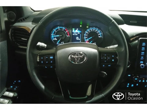 Toyota Hilux Cabina Doble Invincible Aut.