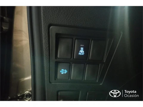 Toyota Hilux Cabina Doble Invincible Aut.