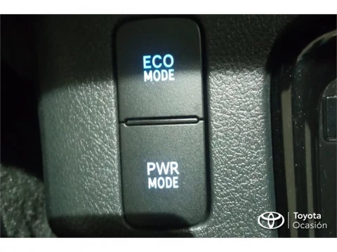 Toyota Hilux Cabina Doble Invincible Aut.