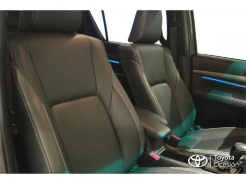 Toyota Hilux Cabina Doble Invincible Aut.