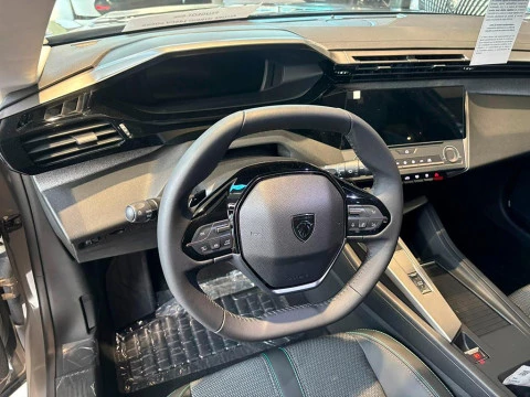 Peugeot EV4 1.2 MHEV 145 E-DCS6 ALLURE 5P