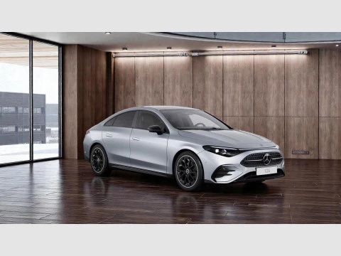 Mercedes-Benz CLA  180 con tecnologia hibrida