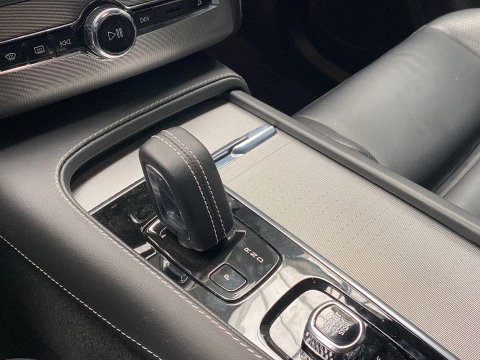 Volvo XC90 2.0 T8 RECHARGE R-DESIGN AWD AT 5P 7 Plazas