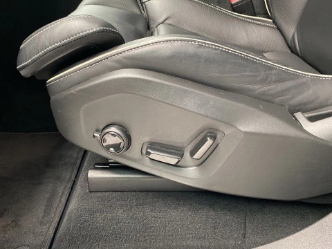 Volvo XC90 2.0 T8 RECHARGE R-DESIGN AWD AT 5P 7 Plazas