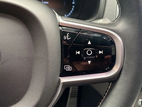 Volvo XC90 2.0 T8 RECHARGE R-DESIGN AWD AT 5P 7 Plazas