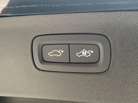 Volvo XC90 2.0 T8 RECHARGE R-DESIGN AWD AT 5P 7 Plazas