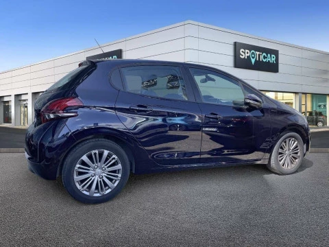 Peugeot 208 5P Signature 1.2L PureTech 60KW (82CV)