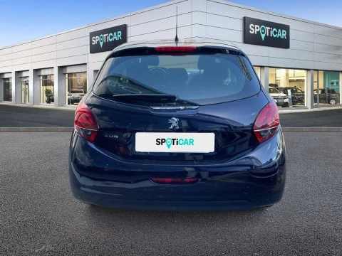 Peugeot 208 5P Signature 1.2L PureTech 60KW (82CV)