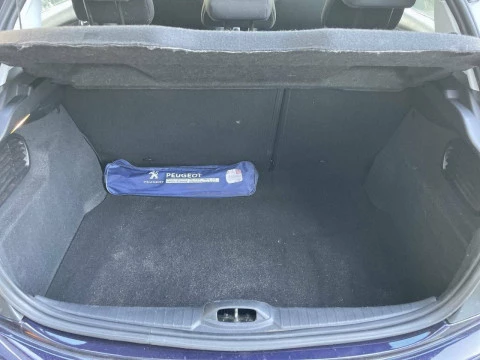 Peugeot 208 5P Signature 1.2L PureTech 60KW (82CV)