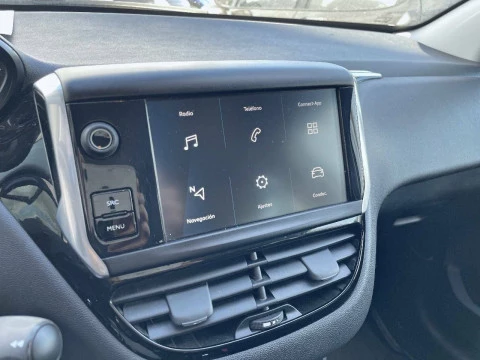 Peugeot 208 5P Signature 1.2L PureTech 60KW (82CV)