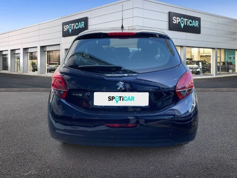 Peugeot 208 5P Signature 1.2L PureTech 60KW (82CV)