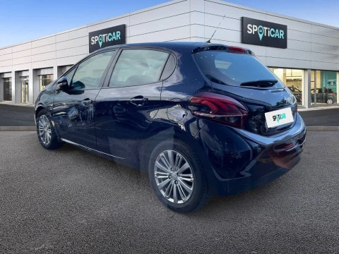 Peugeot 208 5P Signature 1.2L PureTech 60KW (82CV)