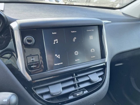 Peugeot 208 5P Signature 1.2L PureTech 60KW (82CV)