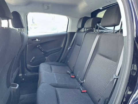 Peugeot 208 5P Signature 1.2L PureTech 60KW (82CV)