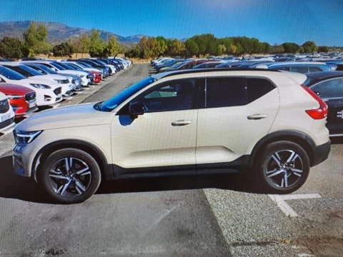 Volvo XC40 2.0 B3 PLUS DARK AUTO 163 5P