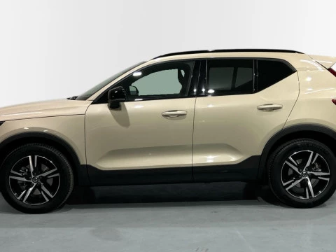 Volvo XC40 2.0 B3 PLUS DARK AUTO 163 5P