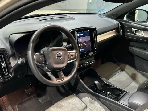 Volvo XC40 2.0 B3 PLUS DARK AUTO 163 5P