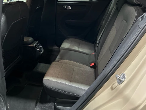 Volvo XC40 2.0 B3 PLUS DARK AUTO 163 5P