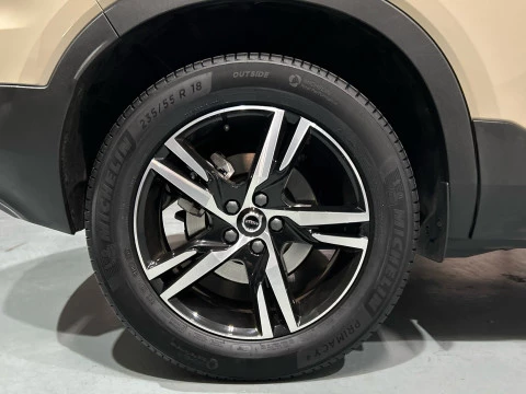 Volvo XC40 2.0 B3 PLUS DARK AUTO 163 5P