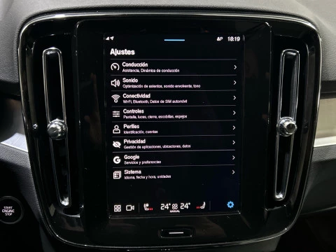 Volvo XC40 2.0 B3 PLUS DARK AUTO 163 5P