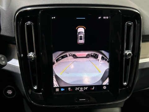 Volvo XC40 2.0 B3 PLUS DARK AUTO 163 5P