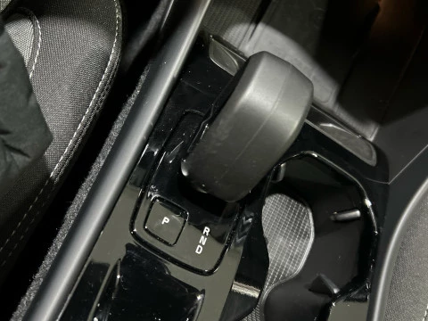 Volvo XC40 2.0 B3 PLUS DARK AUTO 163 5P