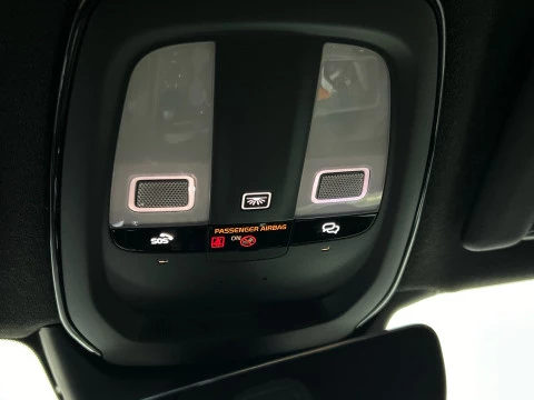 Volvo XC40 2.0 B3 PLUS DARK AUTO 163 5P