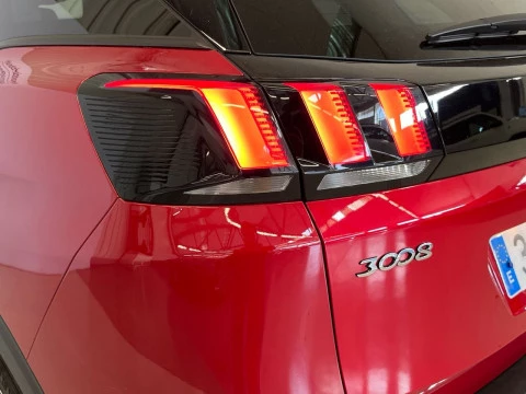 Peugeot 3008 1.2 PURETECH 96KW (130CV) ALLURE S&S