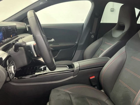 Mercedes-Benz CLA 220 D DCT