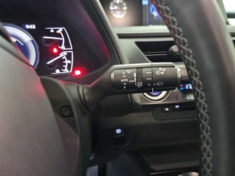 Lexus UX 2.0 250h Premium