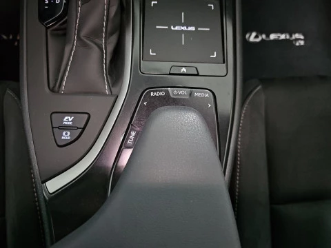 Lexus UX 2.0 250h Premium