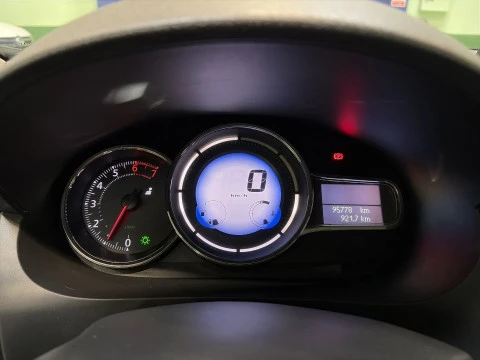 Renault Fluence 1.6 16v Limited 85 kW (115 CV)