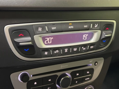 Renault Fluence 1.6 16v Limited 85 kW (115 CV)