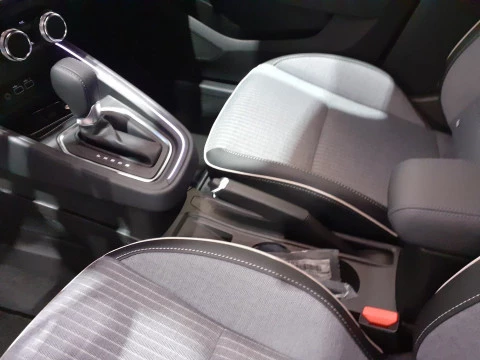 Renault Clio   techno full hybrid E-Tech 145 (103Kw)