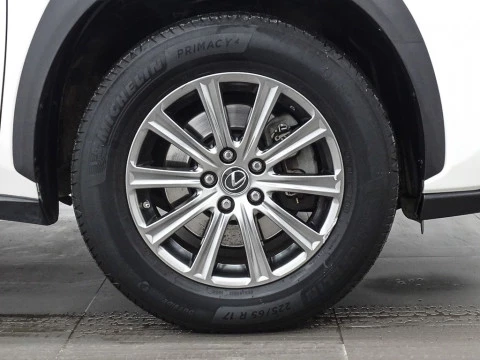 Lexus NX 2.5 300h Business Navigation 2WD