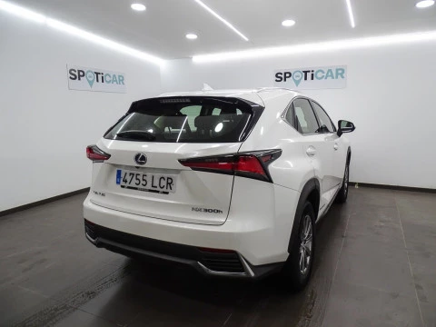 Lexus NX 2.5 300h Business Navigation 2WD