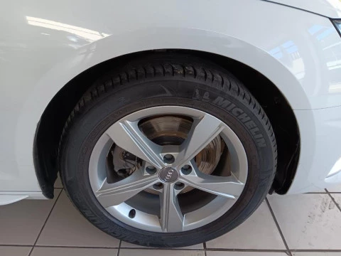 Audi A4 fam. 2.0 35 TFSI ADVANCED AVANT 5P