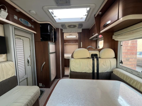 MCLOUIS NEVIS NEVIS 872